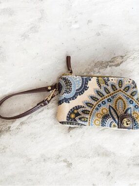 Spartina Wristlet in Cream Floral Paisley